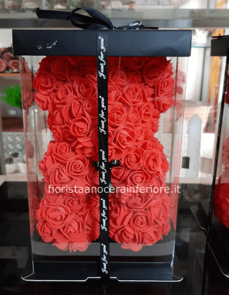 Teddy Bear in roselline