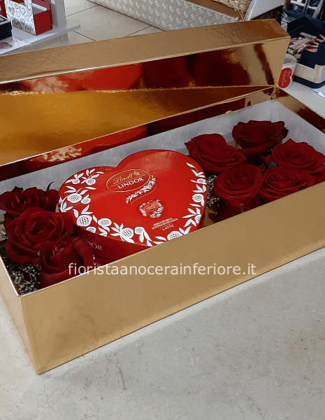 scatola SCRITTA I LOVE U con cioccolatini