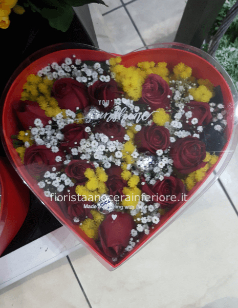 "Essenza d´amore" composizione in CUORE di 15 ROSE