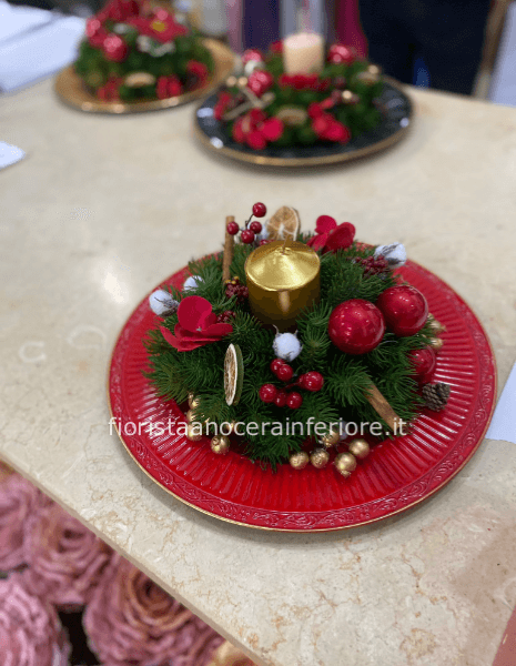 composizione natalizia fiori finti 