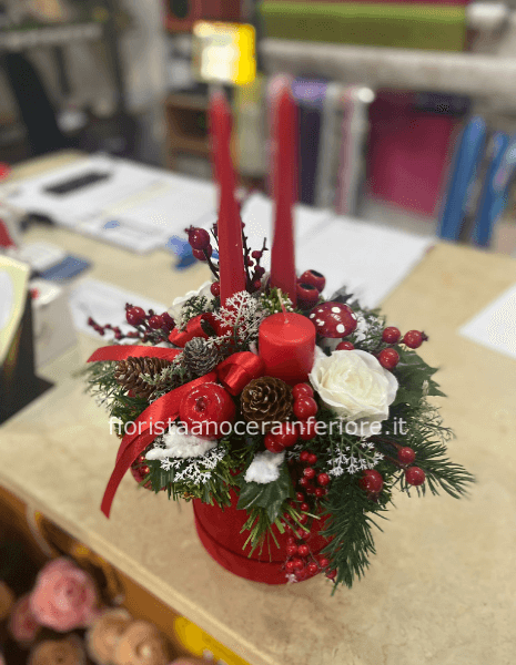 composizione natalizia fiori finti