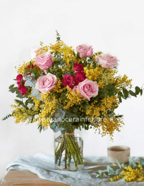 bouquet di rose e mimose
