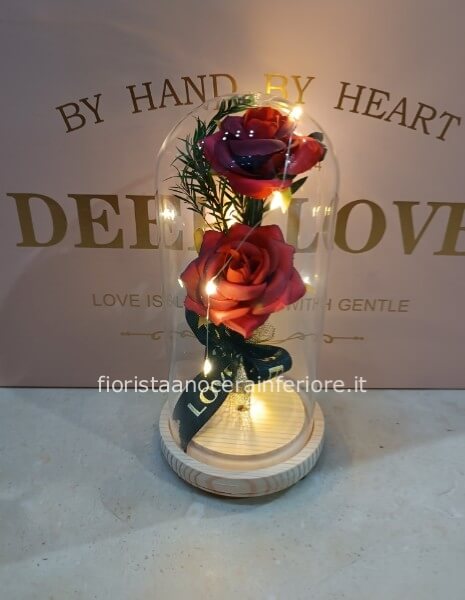 Rosa Incantata Luminosa – Magia e Amore in un’Opera d’Arte